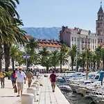 Luxurious Home In Split *