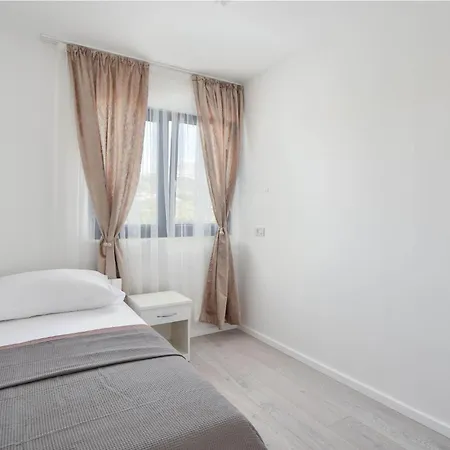 Dom wakacyjny Awesome In Split With Wifi