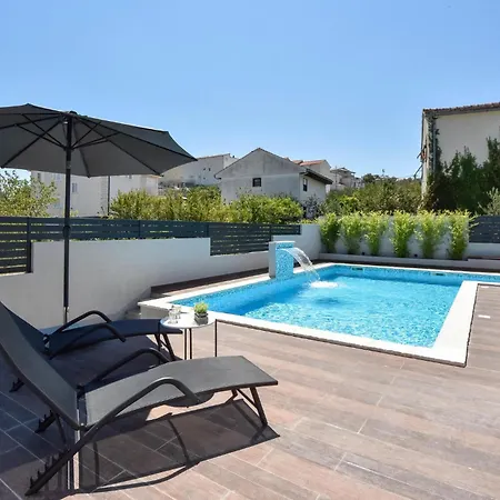 Holiday home Awesome In Split With Wifi *