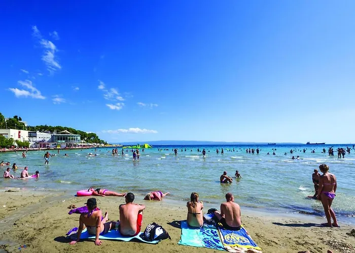 Dom wakacyjny Awesome In Split With Wifi Split