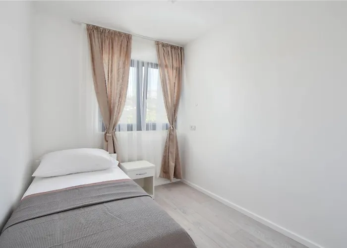 Dom wakacyjny Awesome In Split With Wifi