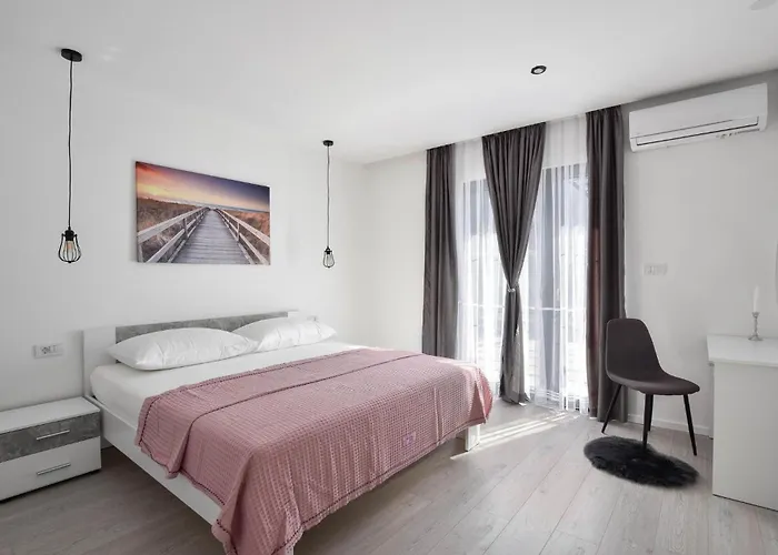 Dom wakacyjny Awesome In Split With Wifi *