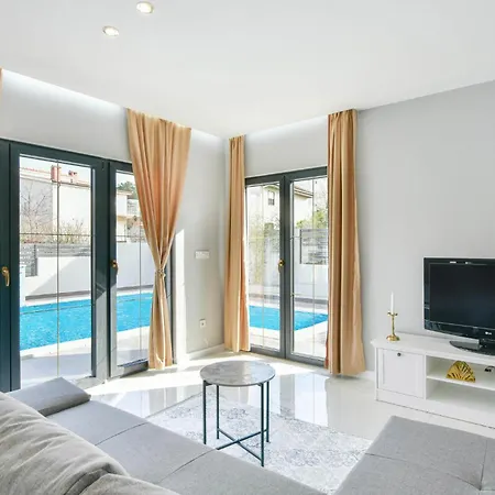 Dom wakacyjny Luxurious In *